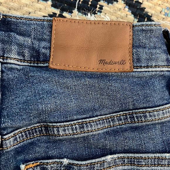 Madewell 10" High-Rise Skinny Jeans in Mackey Wash: Button-Front Edition - Picture 8 of 9